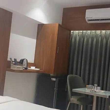 Shine Hospitality Premium 3* Mumbai