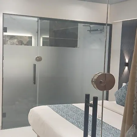 Shine Hospitality Premium 3* Mumbai