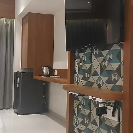 Hotel Shine Hospitality Premium 3*