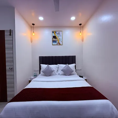 Hotel Silver Leaf - Parle East - Near Airport 3*