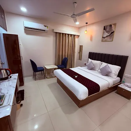 Hotel Silver Leaf - Parle East - Near Airport 3*