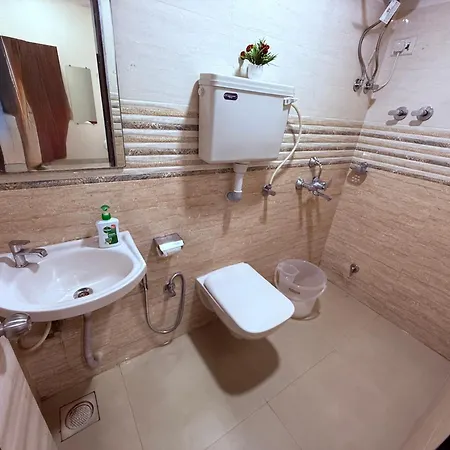 Hotel Silver Leaf - Parle East - Near Airport Mumbai