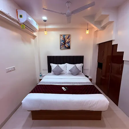 Silver Leaf - Parle East - Near Airport Hotel
