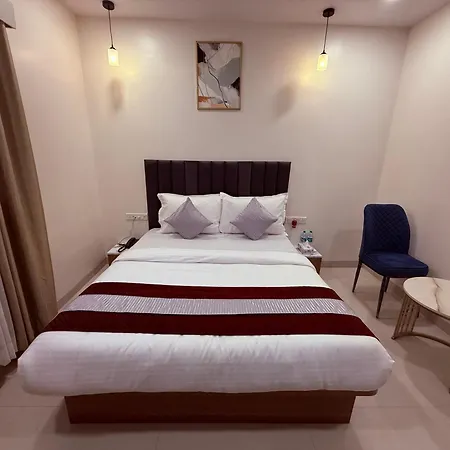 Silver Leaf - Parle East - Near Airport 3*