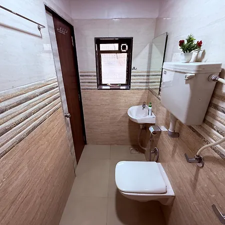 Hotel Silver Leaf - Parle East - Near Airport
