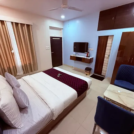 Hotel Silver Leaf - Parle East - Near Airport Mumbai