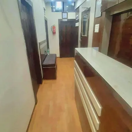 Mint Park Al Maqam - Near Mohammad Ali Road Hotel 2*