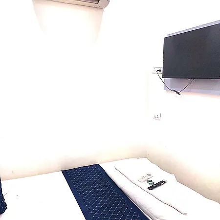 Hotel Mint Park Al Maqam - Near Mohammad Ali Road Mumbai