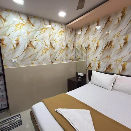 Sunroop Hotel