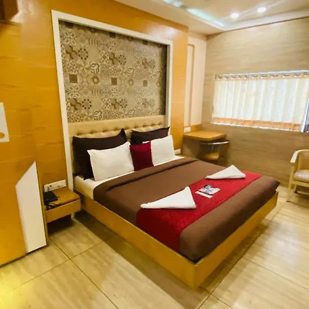 Neelkamal Hotel 3*