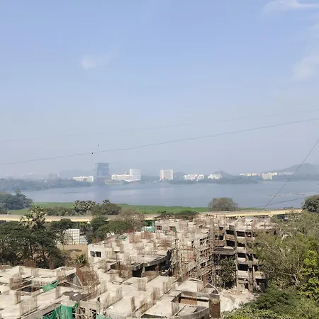 Zenith Homes - Premium Suites, Near Iit Powai, Hiranandani & Airport Guest house