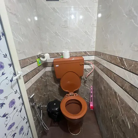 Hostel Layover Dorms