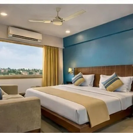 Bollywood Desire Aparthotel 5*