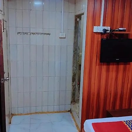 Nasim Near Moammed Ali Road Guest house