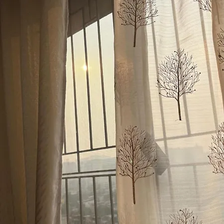 Cozy Private Room, Pet Friendly Home, Vikhroli East Mumbai