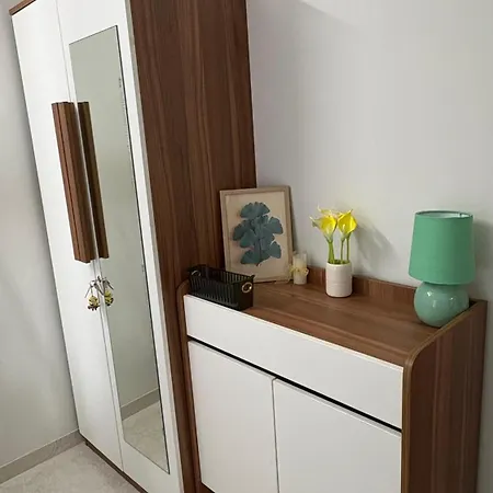 Cozy Private Room, Pet Friendly Home, Vikhroli East * Mumbai