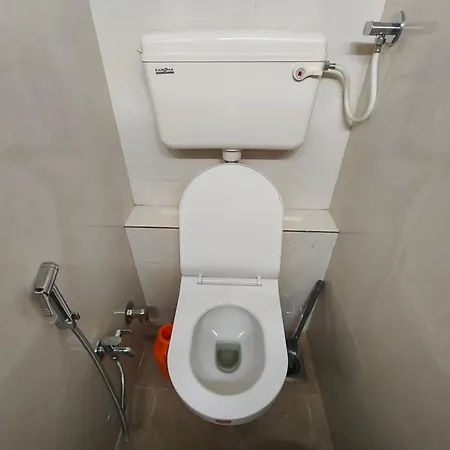 Sahar Ac - Andheri - Near International Airport - Male Guest Only