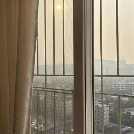 Cozy Private Room, Pet Friendly Home, Vikhroli East Homestay