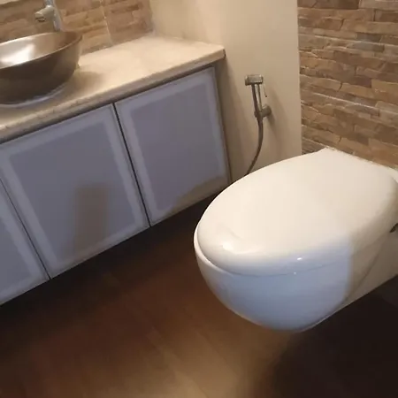 Homestay One Bedroom Cozy In Shared At Bandra