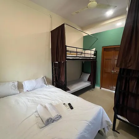 Guest house Omkar Regency Ac Goregaon West Mumbai