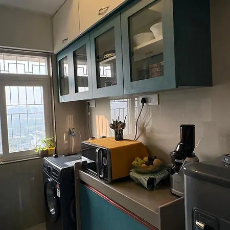 Cozy Private Room, Pet Friendly Home, Vikhroli East Mumbai
