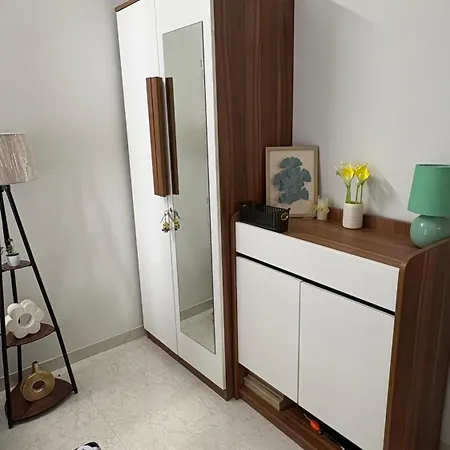 Homestay Cozy Private Room, Pet Friendly Home, Vikhroli East Mumbai