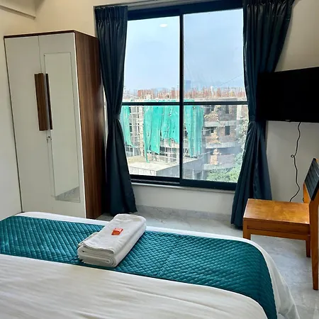 Zenith Homes - Premium Suites, Near Iit Powai, Hiranandani & Airport Guest house 3*