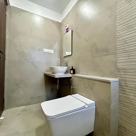 Zenith Homes - Premium Suites, Near Iit Powai, Hiranandani & Airport Guest house