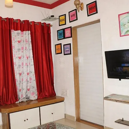 Dream At Malad West!