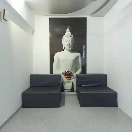 Mystical In Goregaon East Apartment *