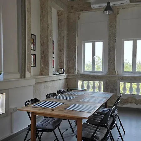 Stevens Street Atelier Heritage Apartment