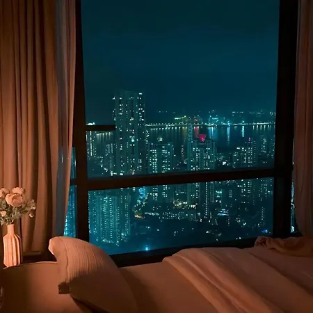 Happy Cozy Vibes * Mumbai