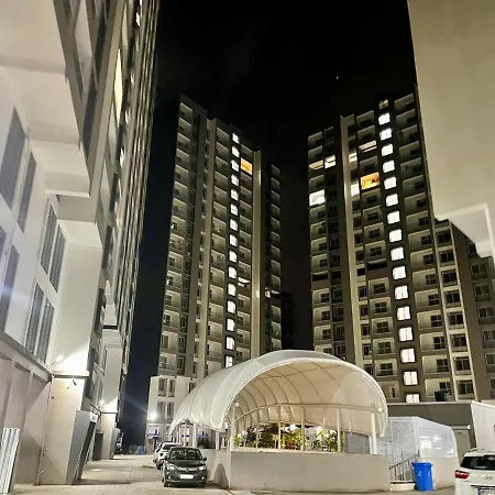 Wood 2 Bhk Powai Views Apartment *
