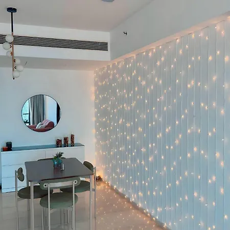 Happy Cozy Vibes Apartment