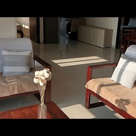 Apartment Sea-view Premium 2bhk 950sqft, Parking, Andheri W *