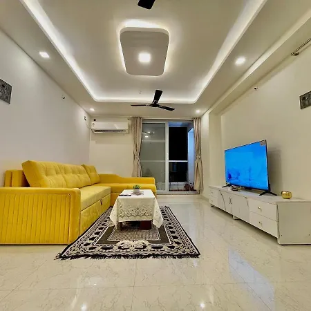 Chic 2 Bhk With Balcony & Bold Yellow Lounge Powai * Mumbai