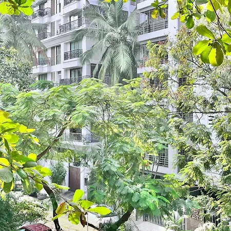 1bhk Balcony Retreat - Gulmohar Road, Juhu Apartment