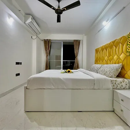 Chic 2 Bhk With Balcony & Bold Yellow Lounge Powai Apartment