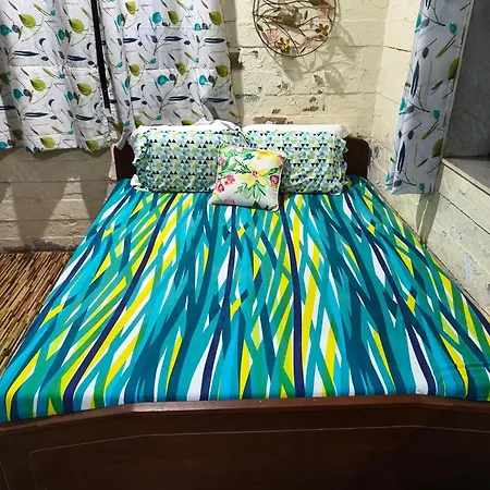 Seaface Bldg 1bhk 0r 2 Bhk 0r Pvt Luxe Service Flat,