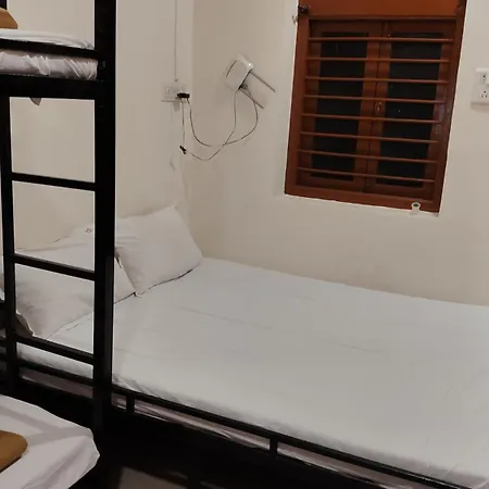 Omkar Regency Ac Goregaon West Guest house *