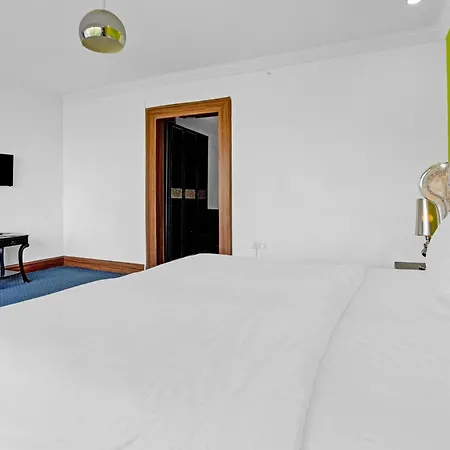 Townhouse Royal Palms Shared Serviced 4* Mumbai