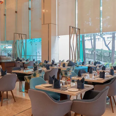 International Airport By Ihg 5*