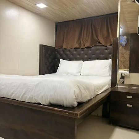 Qamar Hotel Mumbai
