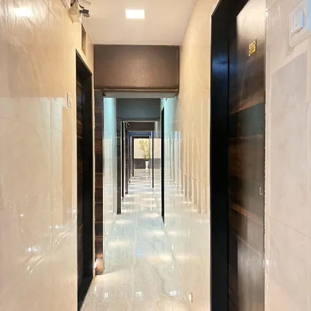 Qamar Hotel Mumbai