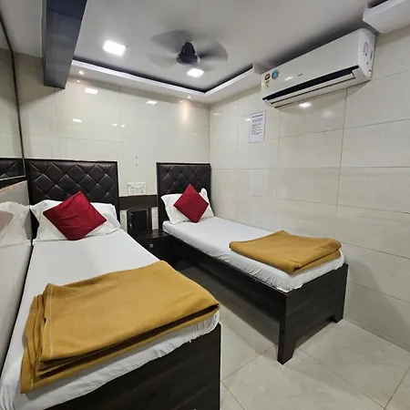 Qamar 2* Mumbai