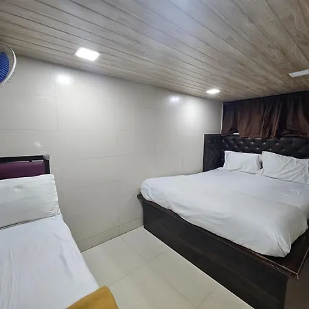 Hotel Qamar Mumbai