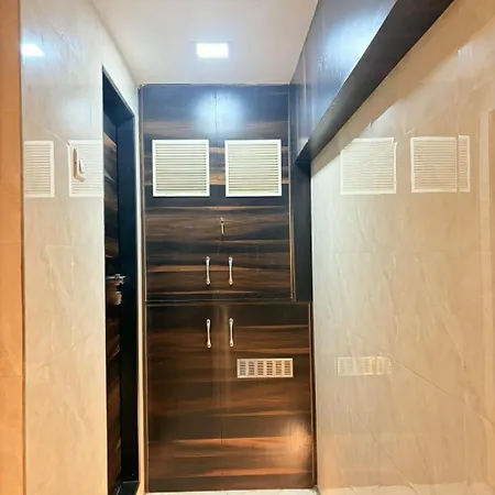 Qamar 2* Mumbai