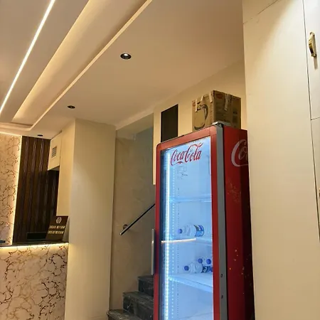 Qamar Hotel 2*