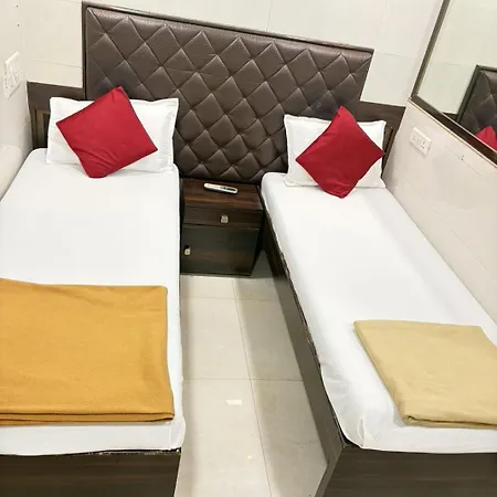 Qamar Hotel Mumbai
