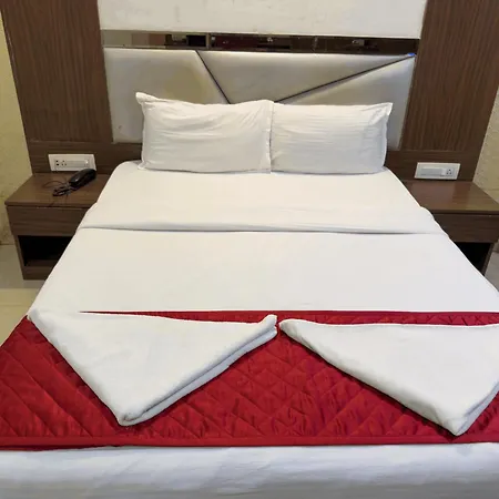 Hotel Hometown Near Us Embassy Bkc 3*